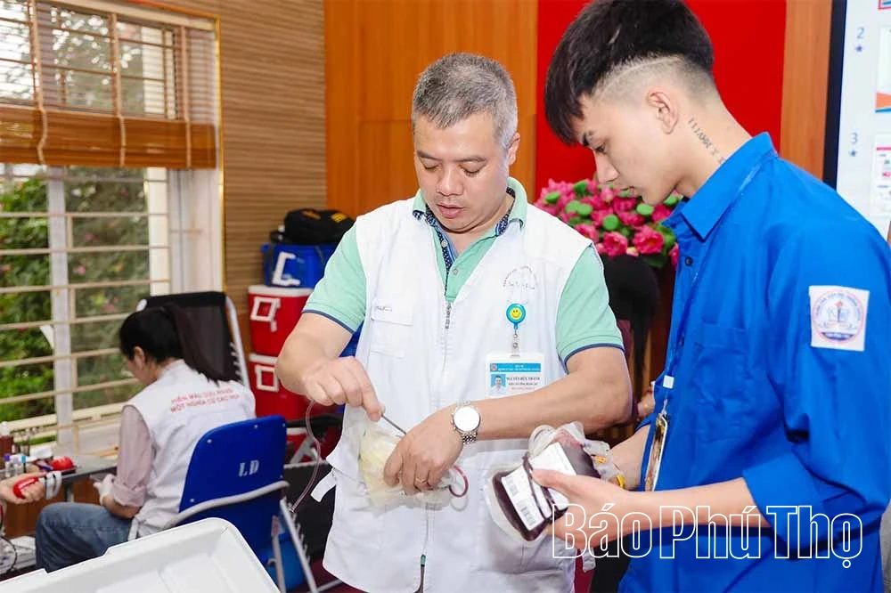 Tưng bừng ngày hội hiến máu ngành Giáo dục - Đào tạo Phú Thọ