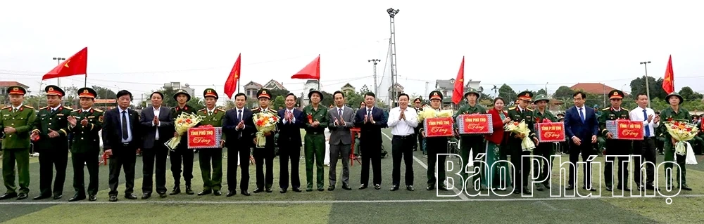 Tưng bừng Ngày hội tòng quân trên quê hương Đất Tổ