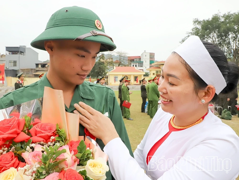 Tưng bừng Ngày hội tòng quân trên quê hương Đất Tổ