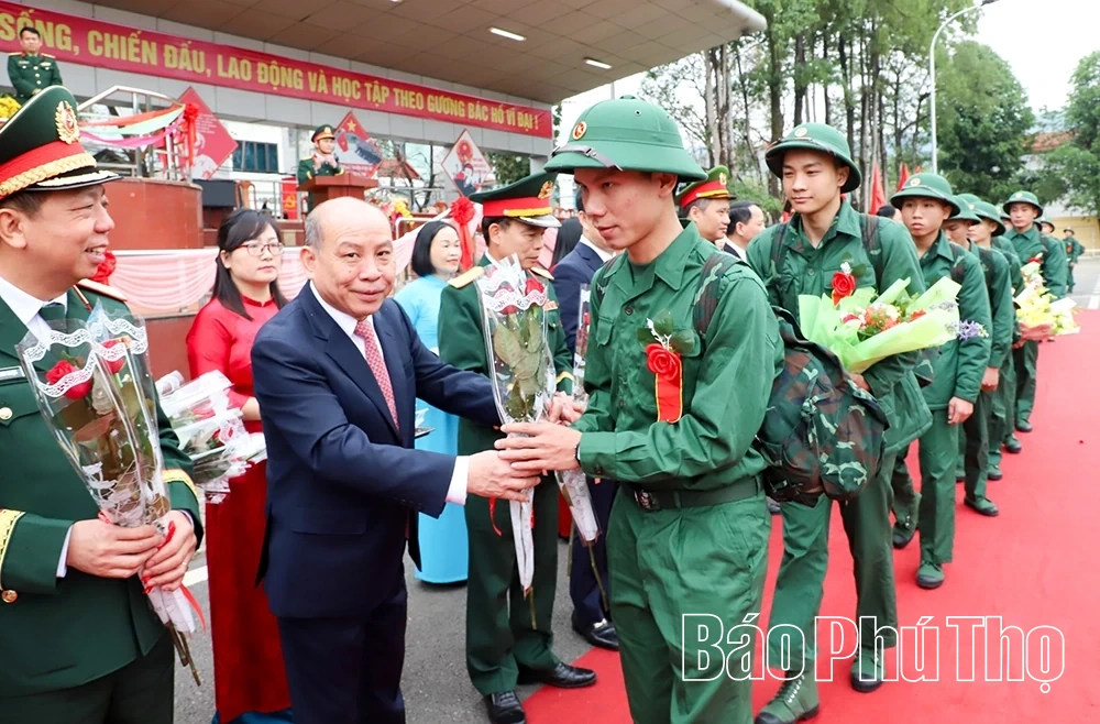 Tưng bừng Ngày hội tòng quân trên quê hương Đất Tổ
