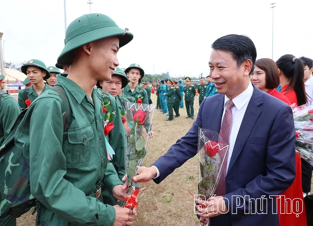 Tưng bừng Ngày hội tòng quân trên quê hương Đất Tổ