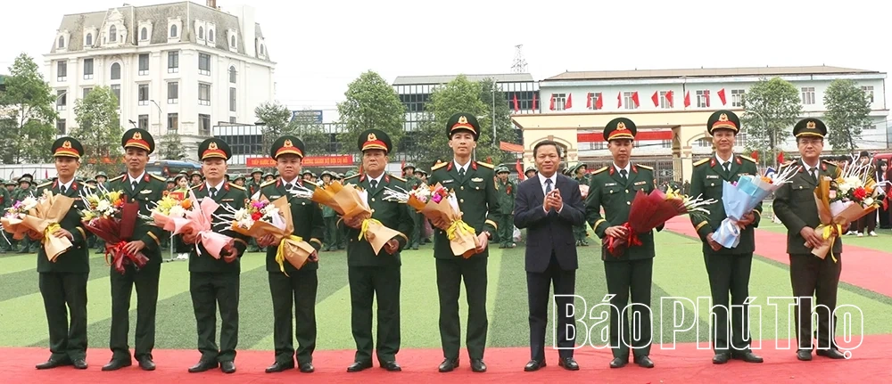 Tưng bừng Ngày hội tòng quân trên quê hương Đất Tổ