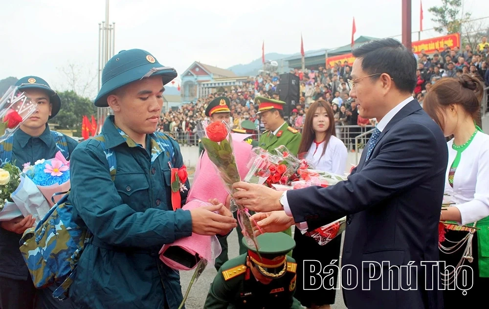 Tưng bừng Ngày hội tòng quân trên quê hương Đất Tổ
