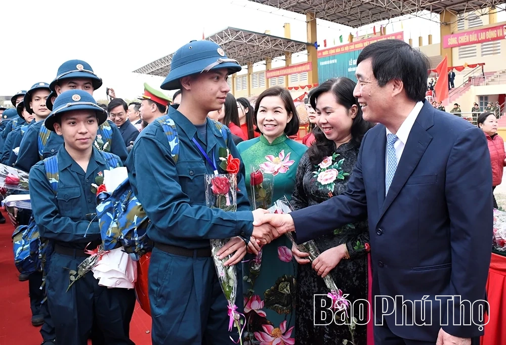Tưng bừng Ngày hội tòng quân trên quê hương Đất Tổ