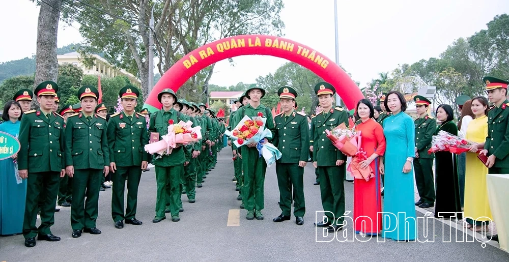 Tưng bừng Ngày hội tòng quân trên quê hương Đất Tổ