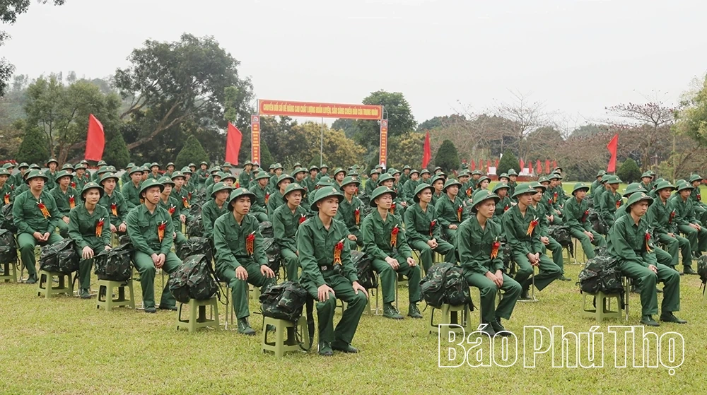 Tưng bừng Ngày hội tòng quân trên quê hương Đất Tổ