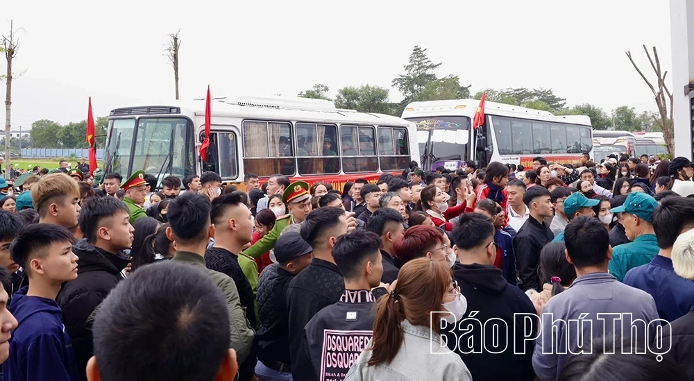 Rộn rã ngày hội tòng quân nơi miền đất cội nguồn