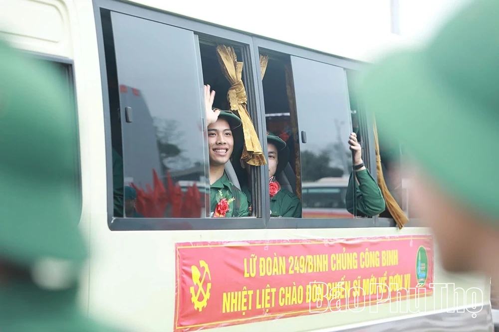 Rộn rã ngày hội tòng quân nơi miền đất cội nguồn