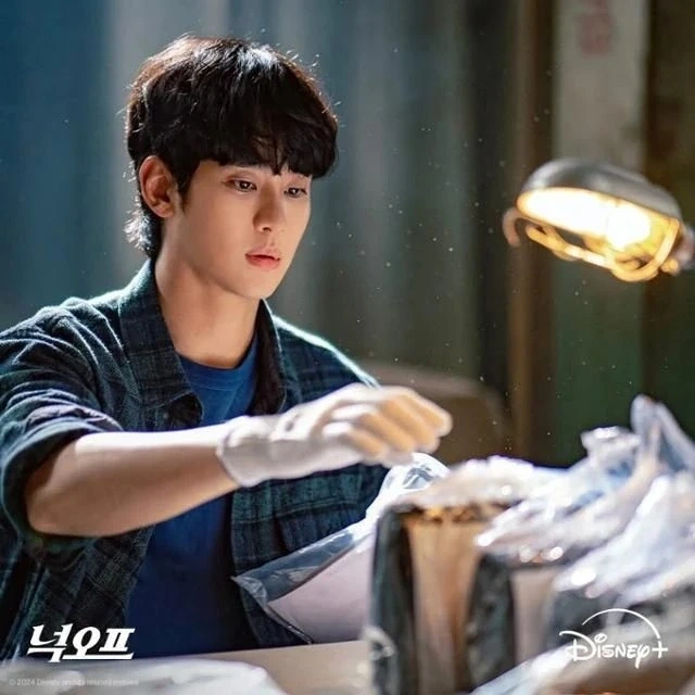 Disney+ cân nhắc phát hành lại “Knock-Off”: Cơ hội tái xuất của Kim Soo Hyun ?