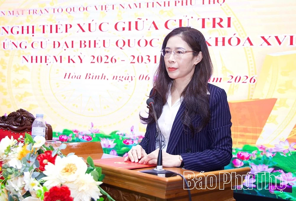 Chủ tịch Ủy ban Trung ương MTTQ Việt Nam Bùi Thị Minh Hoài tiếp xúc cử tri tại Đơn vị bầu cử số 5