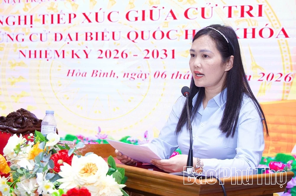 Chủ tịch Ủy ban Trung ương MTTQ Việt Nam Bùi Thị Minh Hoài tiếp xúc cử tri tại Đơn vị bầu cử số 5