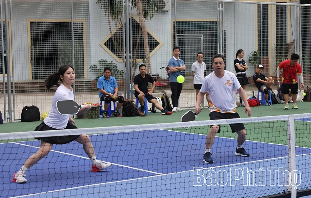 Giao lưu thể thao chào mừng kỷ niệm Ngày Quốc tế Phụ nữ 8/3 và Ngày thành lập Đoàn 26/3