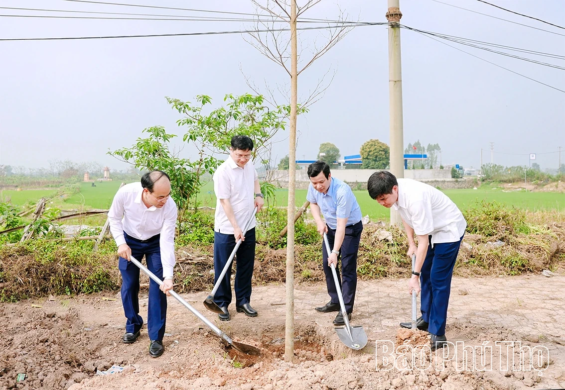 Phường Nông Trang hưởng ứng “Tết trồng cây đời đời nhớ ơn Bác Hồ”