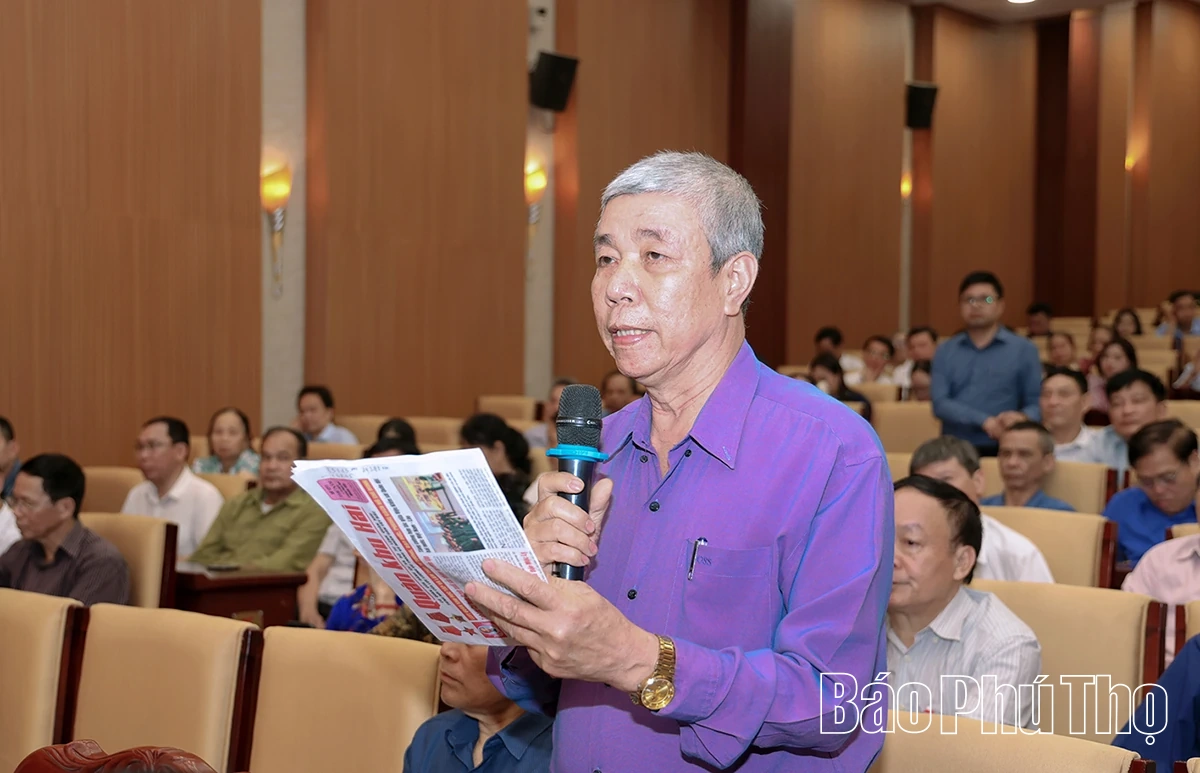 Ứng cử viên đại biểu Quốc hội khóa XVI tiếp xúc cử tri Đơn vị bầu cử số 1