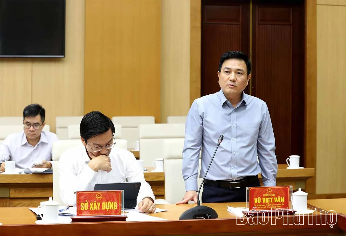 Chủ tịch UBND tỉnh Trần Duy Đông cho ý kiến vào một số nội dung quan trọng