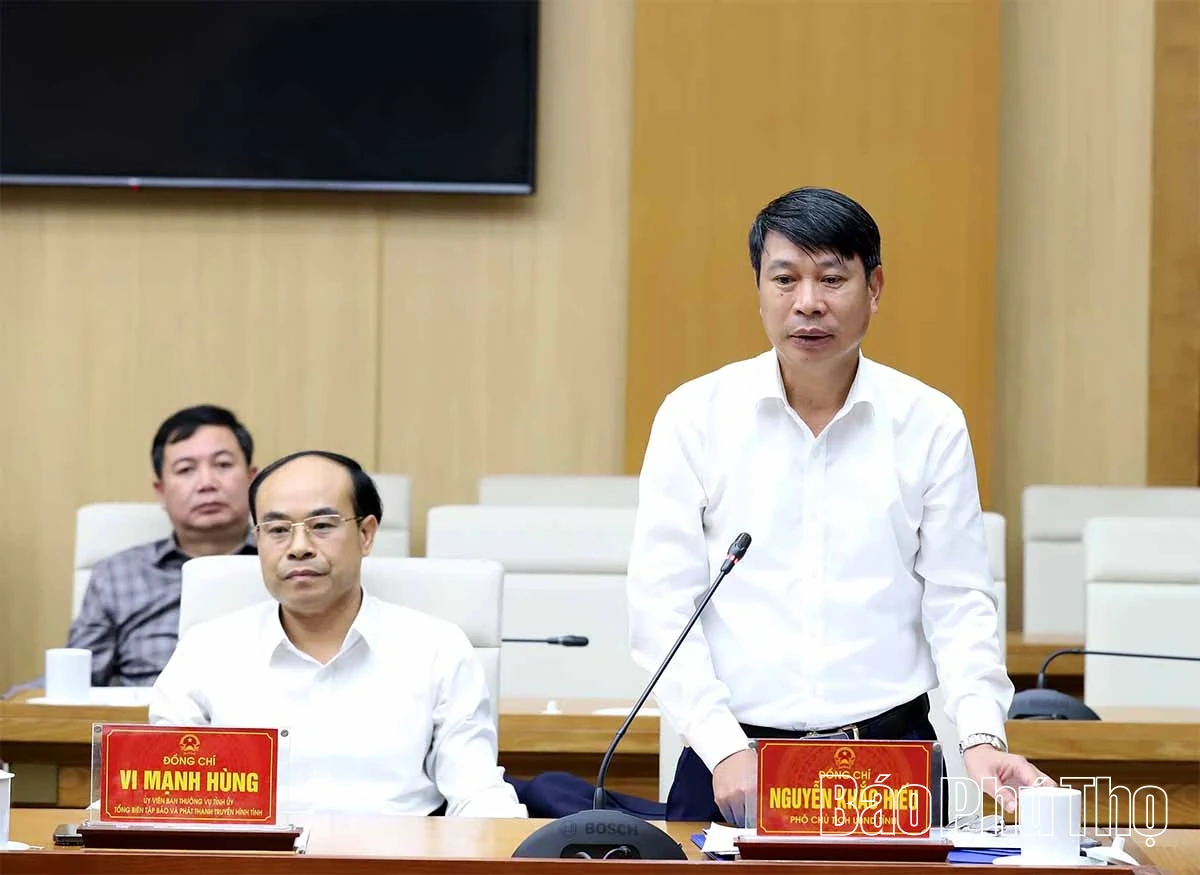 Chủ tịch UBND tỉnh Trần Duy Đông cho ý kiến vào một số nội dung quan trọng