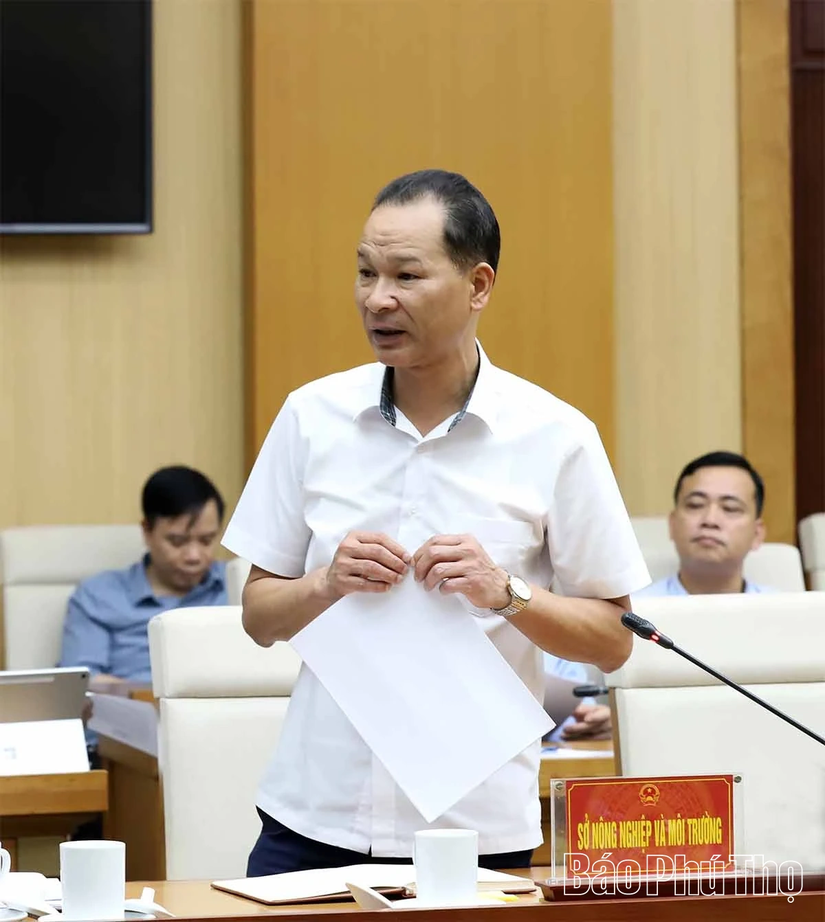 Chủ tịch UBND tỉnh Trần Duy Đông cho ý kiến vào một số nội dung quan trọng