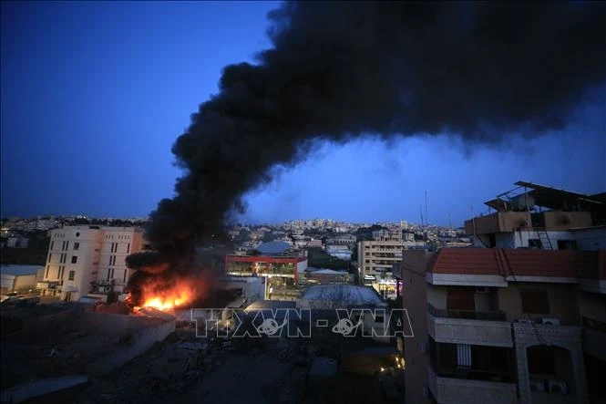 Israel không kích Tehran và Beirut, Iran đe dọa sẽ phá hủy toàn bộ mục tiêu trong khu vực