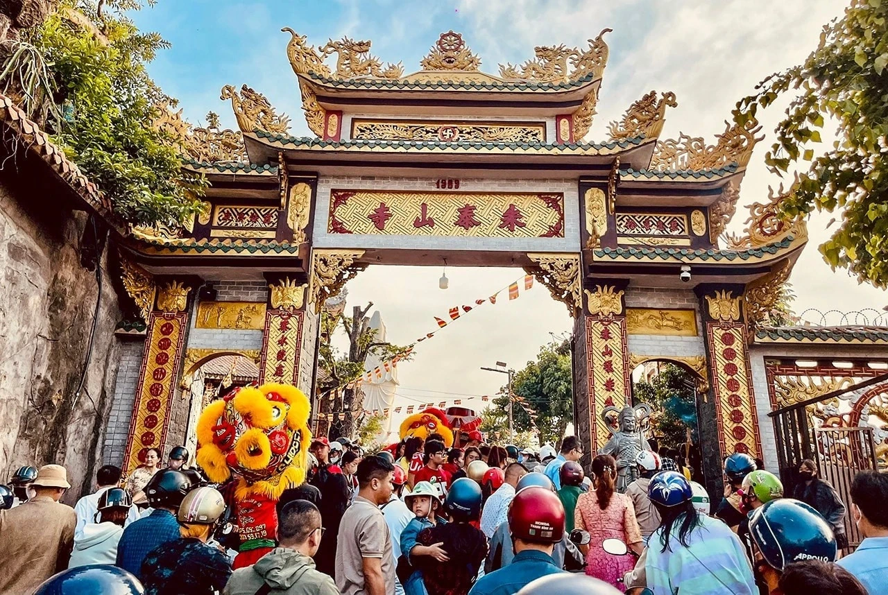 Học Hán Nôm: Giới trẻ chỉ thích đọc bia, viết sớ, hay đi cúng?