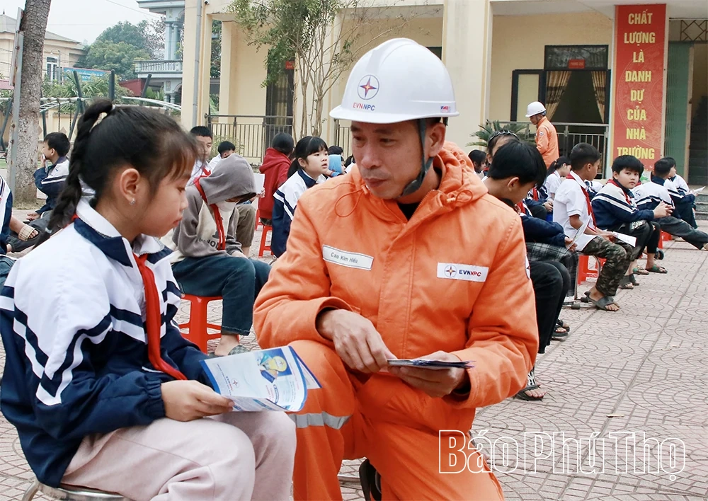 Giáo dục ý thức tiết kiệm điện cho học sinh