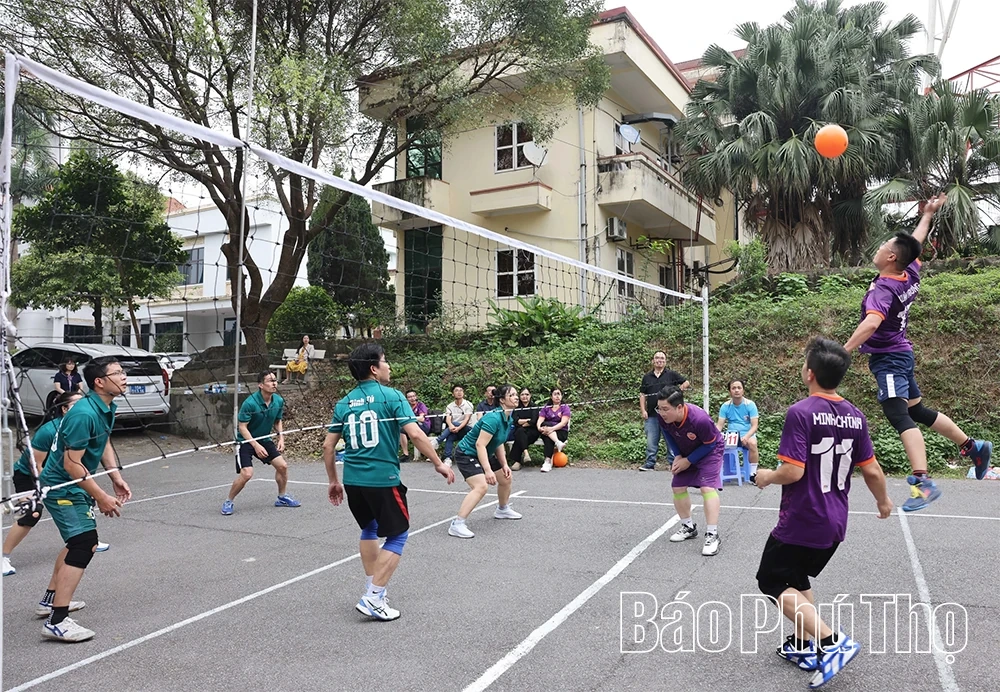 Giao lưu thể thao chào mừng kỷ niệm Ngày Quốc tế Phụ nữ 8/3 và Ngày thành lập Đoàn 26/3