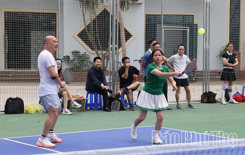 Giao lưu thể thao chào mừng kỷ niệm Ngày Quốc tế Phụ nữ 8/3 và Ngày thành lập Đoàn 26/3