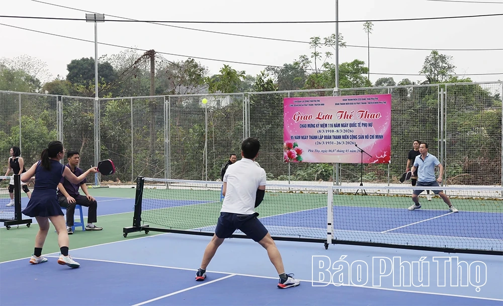 Giao lưu thể thao chào mừng kỷ niệm Ngày Quốc tế Phụ nữ 8/3 và Ngày thành lập Đoàn 26/3