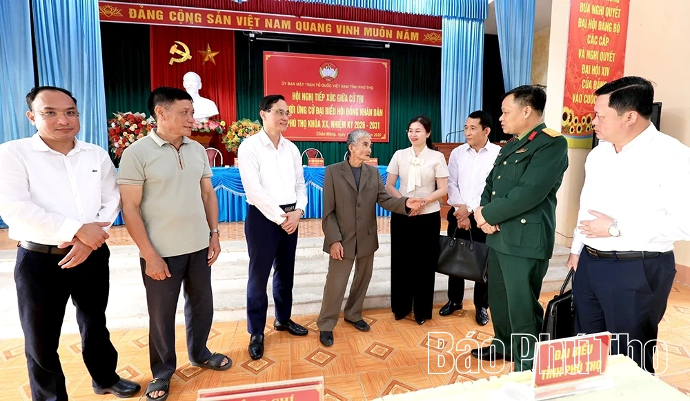 Ứng cử viên đại biểu HĐND tỉnh tiếp xúc cử tri tại xã Chân Mộng