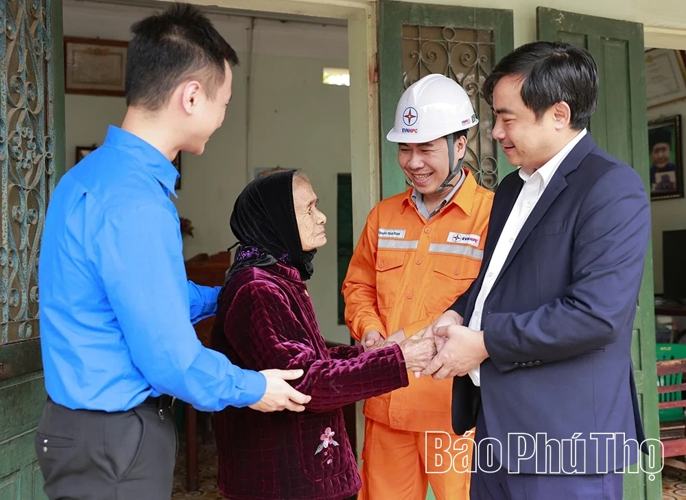 Nghĩa nặng tình sâu, vẹn tròn đạo lý