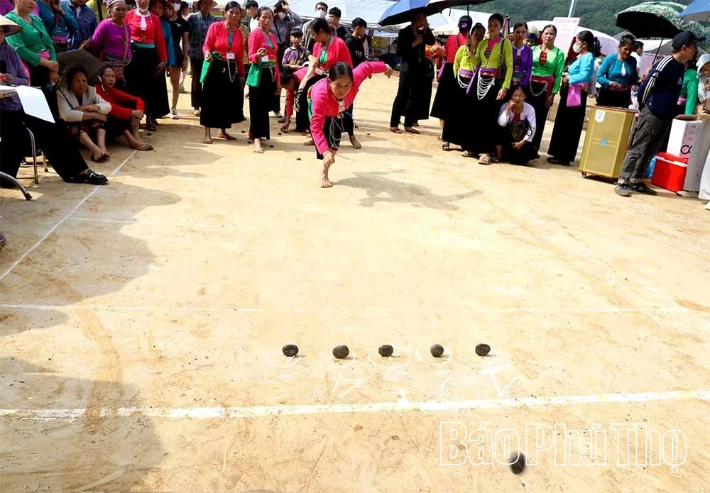 Joyful Spring Festivals with Traditional Folk Games