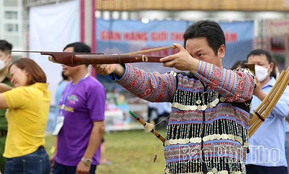 Joyful Spring Festivals with Traditional Folk Games