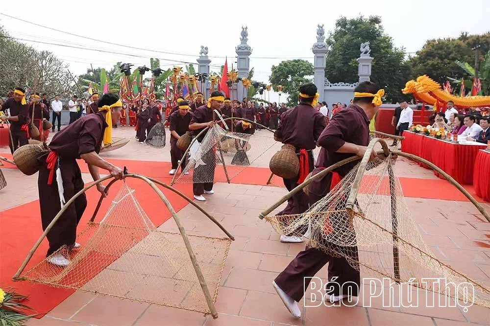 Joyful Spring Festivals with Traditional Folk Games