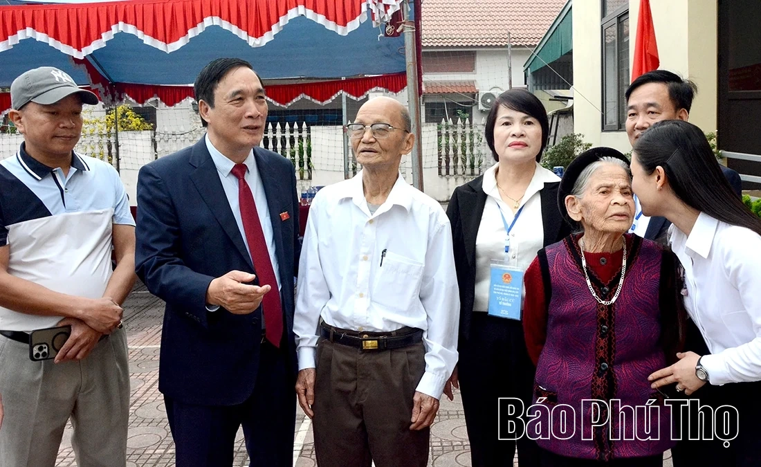 Lãnh đạo tỉnh dự lễ khai mạc và bỏ phiếu bầu cử đại biểu Quốc hội và đại biểu HĐND các cấp