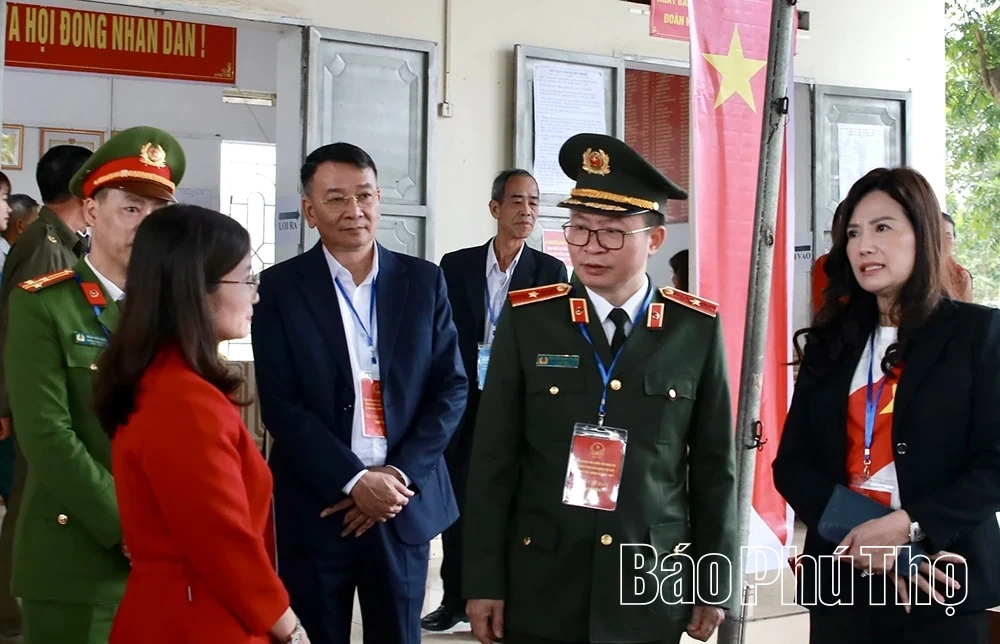 Lãnh đạo tỉnh dự lễ khai mạc và bỏ phiếu bầu cử đại biểu Quốc hội và đại biểu HĐND các cấp