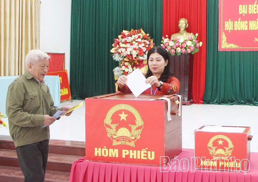 Lãnh đạo tỉnh dự lễ khai mạc và bỏ phiếu bầu cử đại biểu Quốc hội và đại biểu HĐND các cấp