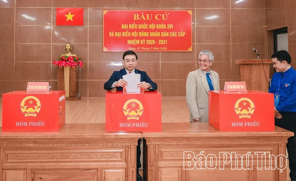 Lãnh đạo tỉnh dự lễ khai mạc và bỏ phiếu bầu cử đại biểu Quốc hội và đại biểu HĐND các cấp