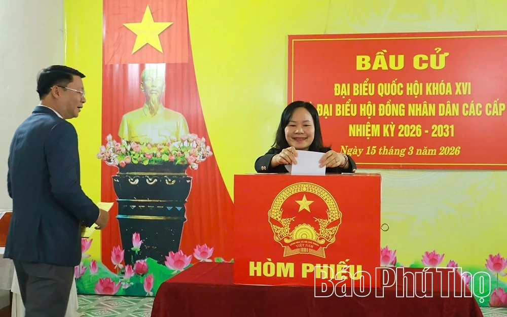 Lãnh đạo tỉnh dự lễ khai mạc và bỏ phiếu bầu cử đại biểu Quốc hội và đại biểu HĐND các cấp