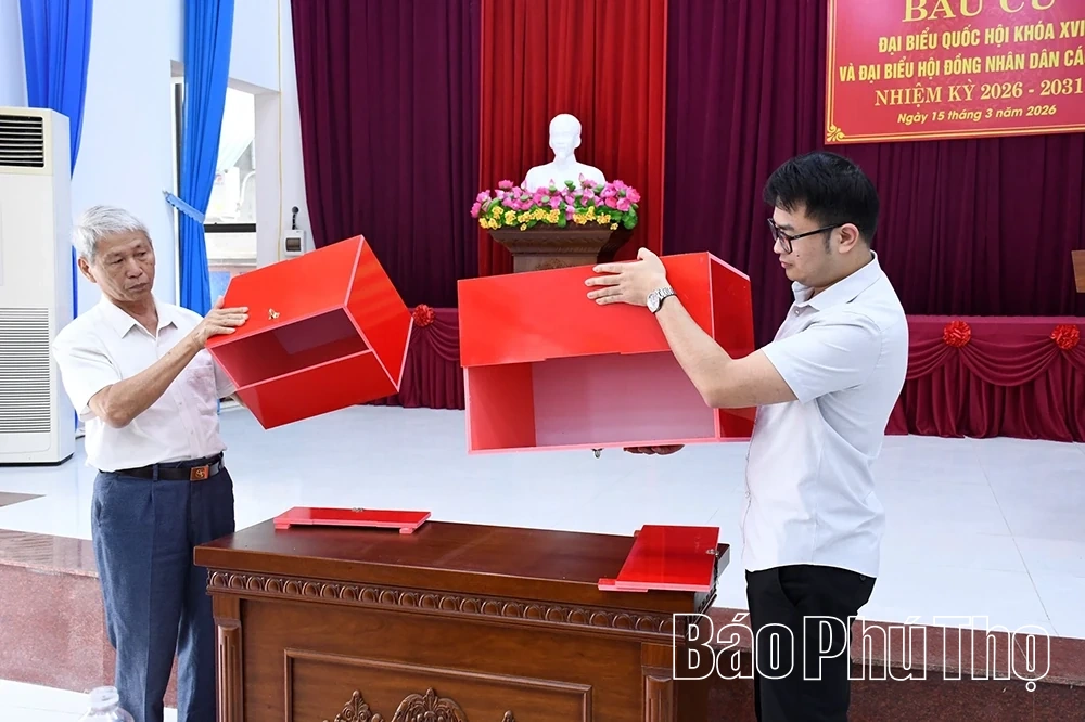 Lãnh đạo tỉnh dự lễ khai mạc và bỏ phiếu bầu cử đại biểu Quốc hội và đại biểu HĐND các cấp