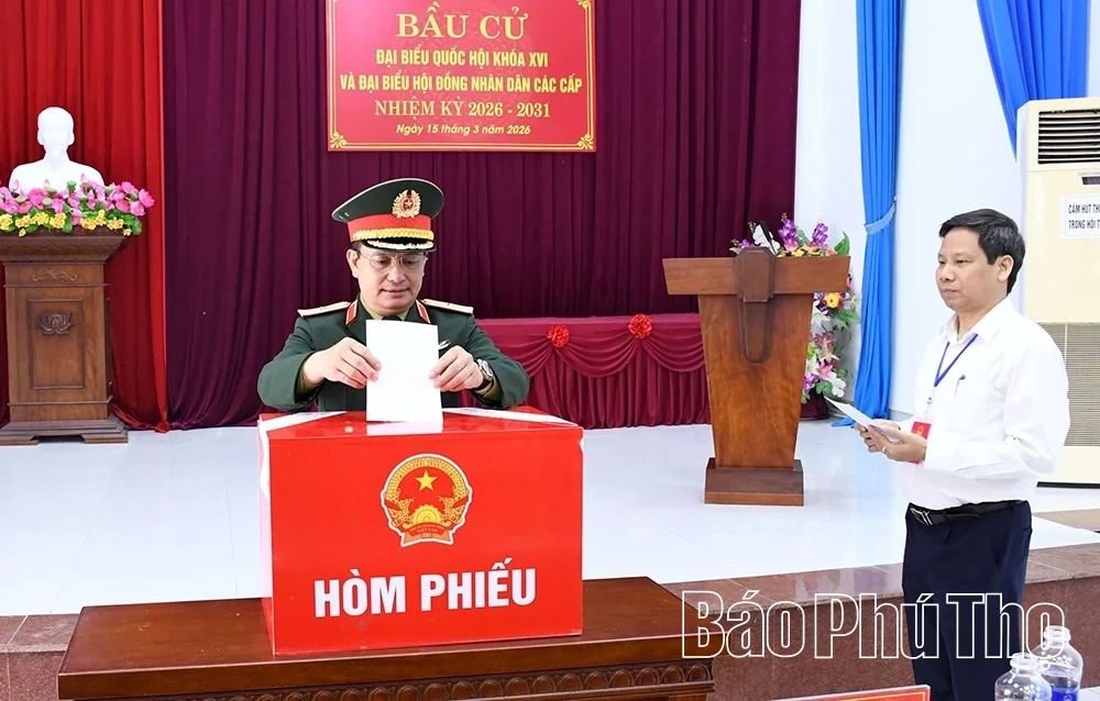 Lãnh đạo tỉnh dự lễ khai mạc và bỏ phiếu bầu cử đại biểu Quốc hội và đại biểu HĐND các cấp