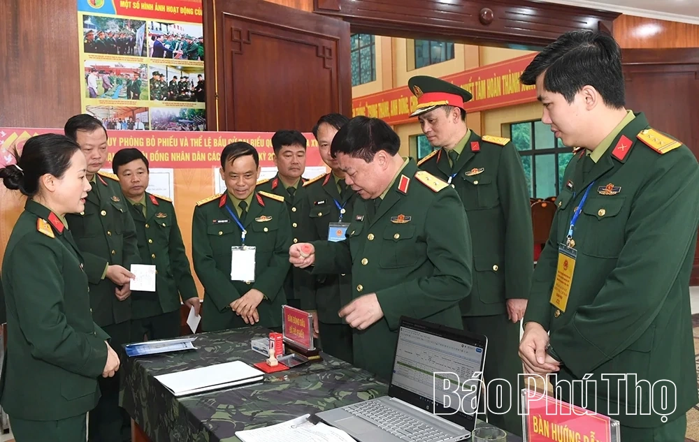 100% cán bộ, chiến sĩ cơ quan Bộ CHQS tỉnh hoàn thành việc bỏ phiếu