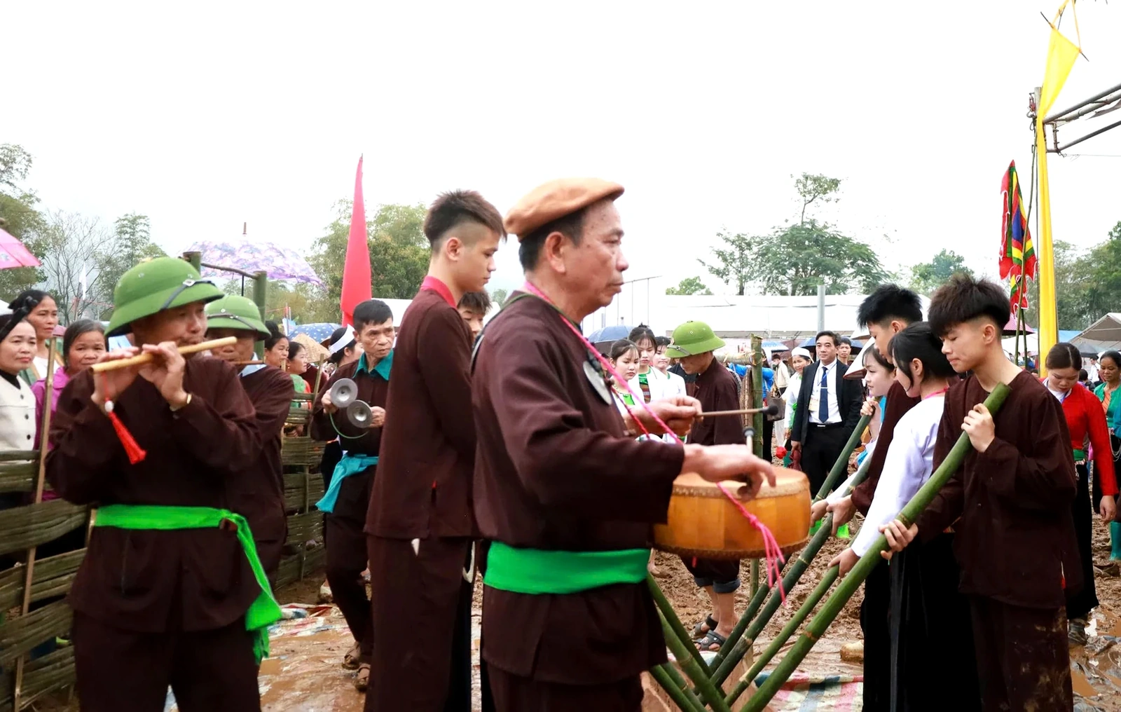 Độc đáo lễ hội Khai hạ Mường Vang