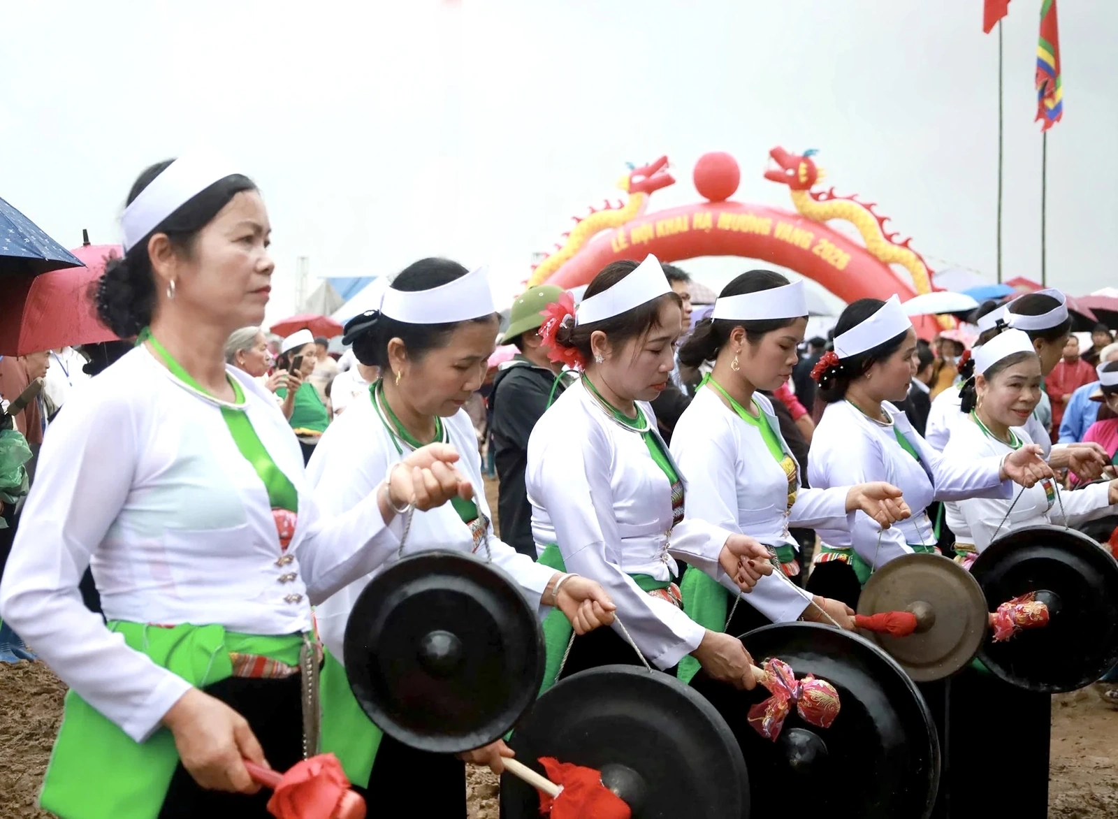 Độc đáo lễ hội Khai hạ Mường Vang