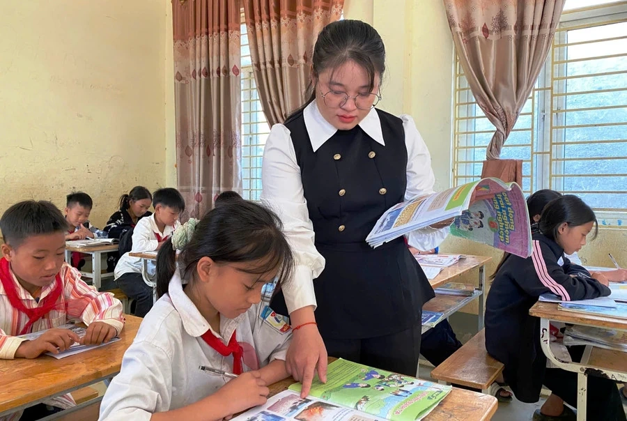 Thanh Hóa yêu cầu chi trả tiền dạy thừa giờ cho giáo viên vùng cao