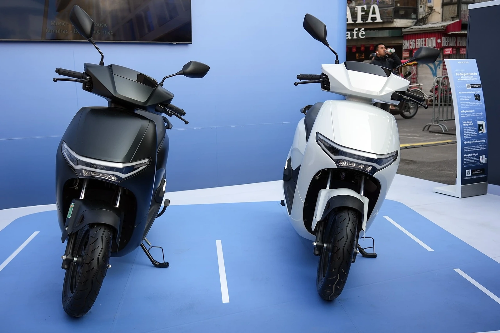 Xe máy điện trở nên hấp dẫn hơn khi giá xăng tăng