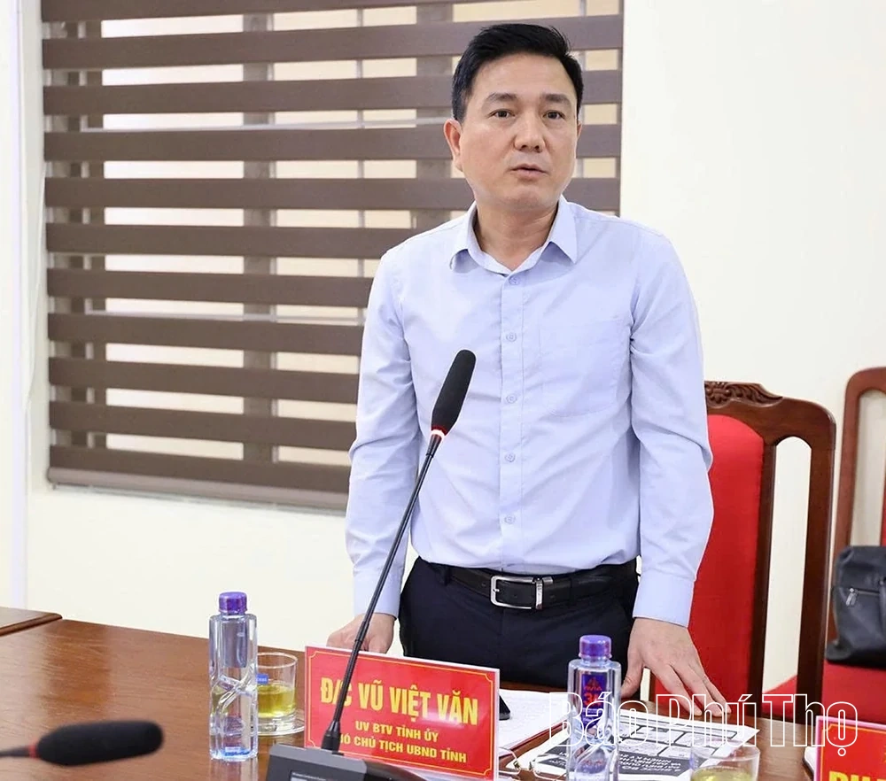 Chủ tịch UBND tỉnh Trần Duy Đông chỉ đạo công tác chuẩn bị bầu cử tại 5 xã Tề Lỗ, Yên Lạc, Tam Hồng, Liên Châu, Nguyệt Đức