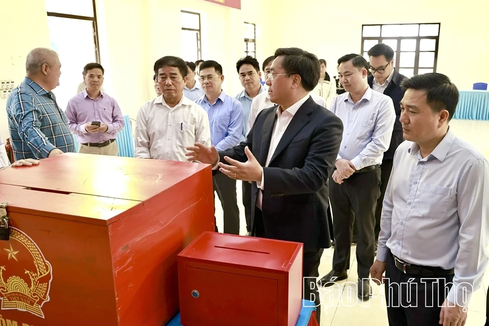 Chủ tịch UBND tỉnh Trần Duy Đông chỉ đạo công tác chuẩn bị bầu cử tại 5 xã Tề Lỗ, Yên Lạc, Tam Hồng, Liên Châu, Nguyệt Đức