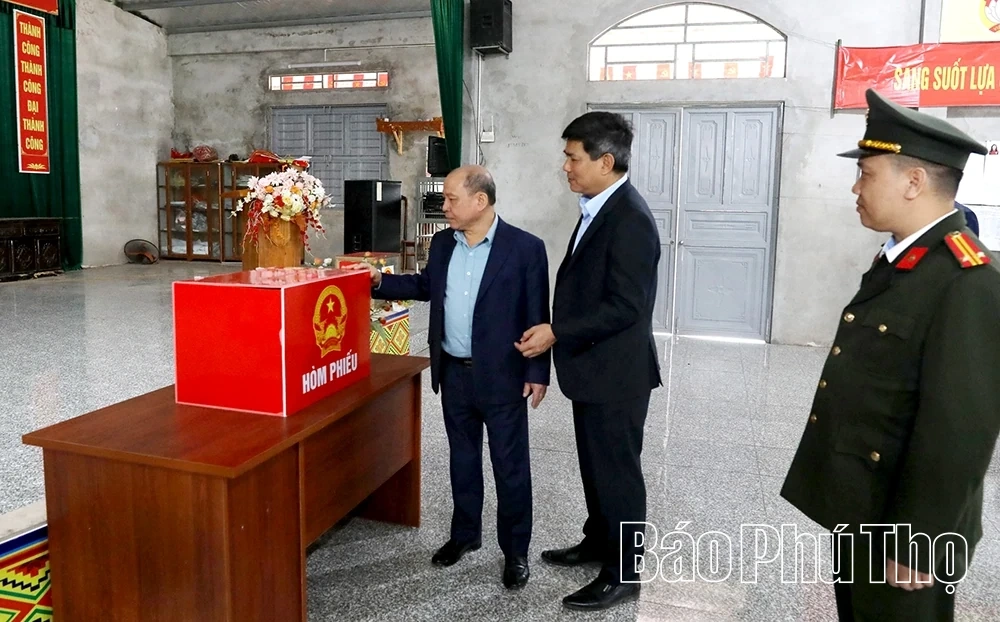 Chủ tịch HĐND tỉnh Bùi Đức Hinh khảo sát, nắm tình hình công tác chuẩn bị bầu cử