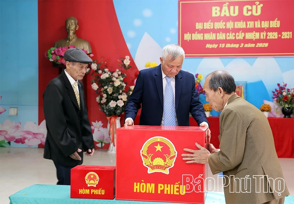Lãnh đạo tỉnh dự lễ khai mạc và bỏ phiếu bầu cử đại biểu Quốc hội và đại biểu HĐND các cấp