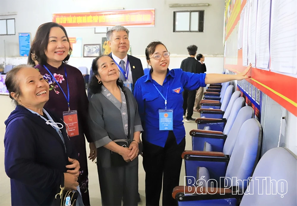 Lãnh đạo tỉnh dự lễ khai mạc và bỏ phiếu bầu cử đại biểu Quốc hội và đại biểu HĐND các cấp