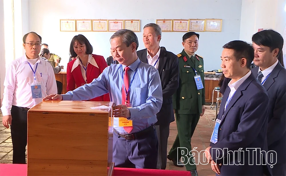 Lãnh đạo tỉnh dự lễ khai mạc và bỏ phiếu bầu cử đại biểu Quốc hội và đại biểu HĐND các cấp